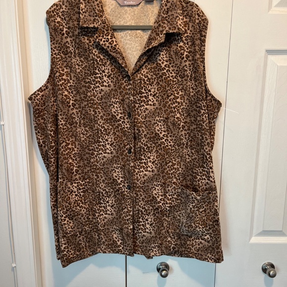 Tan Jay size 18 vest - Picture 2 of 15